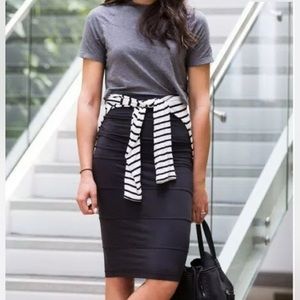 Lululemon Yoga Over Skirt Black Sz6 **Rare** Like New!!